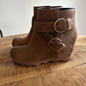 Sorel Joan of Arctic Wedge w Buckle Brown Leather Zip Ankle Boot Size 6.5